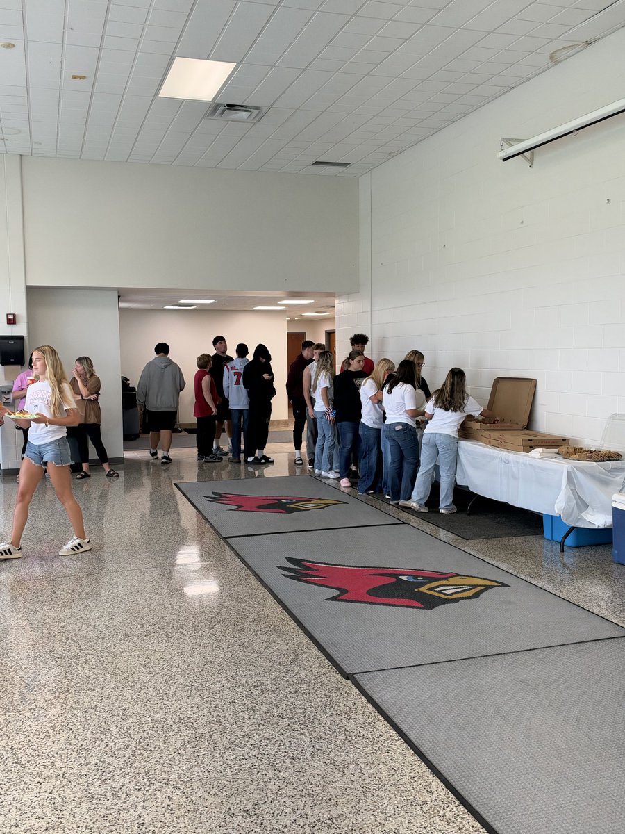 SVCardsFootball's tweet photo. Thank you to Sandy Valley Cheerleading and parents for today’s pregame meal. It has been great having them join us for pregame meals on Fridays this year. https://t.co/dpqiLp83bO