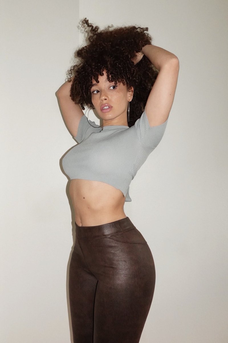 abtherebel's tweet photo. haven’t taking pics in a while 🥹

Shot by Taz Williams 🕶️ https://t.co/oDYiujZ75W