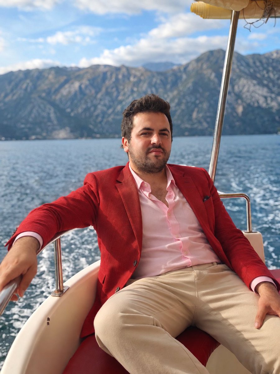 volkankimki's tweet photo. bugün pezevenk olduk arkadaşlar. h.o. https://t.co/jYPfESm6mv