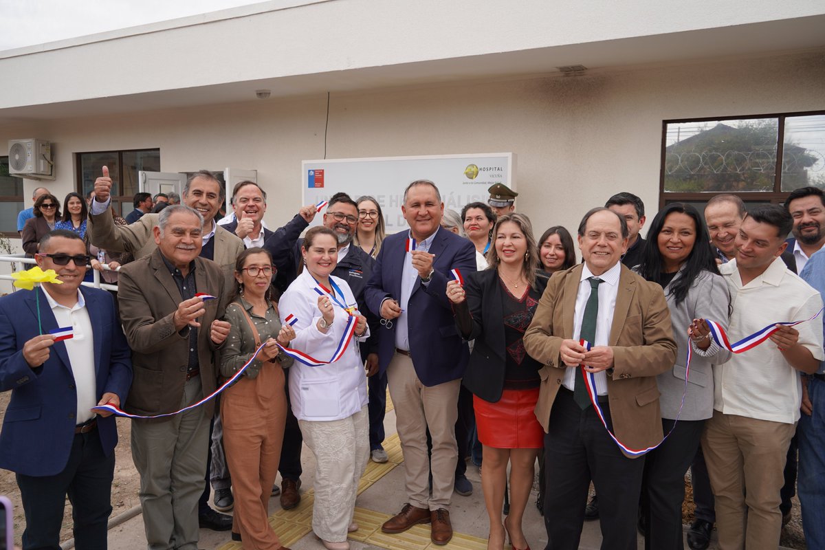 CORECoquimbo's tweet photo. Se inauguró el nuevo Centro de Diálisis de Vicuña, ubicado al interior del Hospital, que permitirá atender a 36 pacientes de Vicuña, Paihuano y alrededores, de forma transitoria

🏥 El recinto cuenta con 6 puestos de hemodiálisis 

💰Una inversión de más de $475 millones https://t.co/lBgA9QXVTQ