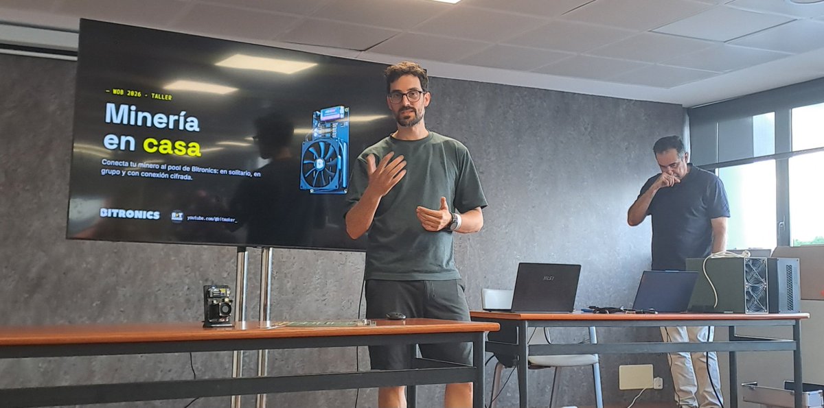 MisterYO504's tweet photo. Jornada inaugural de la @Wo_Bitcoin  2926 con talleres. En mi caso la opcion de minería con un Dream team: 

Una introducción al home mining asequible para cualquier pleb noderunner que puede optar por lotery mining o minar en grupo aunando hasrate en la pool de @BitronicsStore  y sus gama de dispositivos a nivel Terahash. 

También puedes ser más ambicioso con los equipos de Natio21 @N21PoW y alinear la energia, el aprovechamiento termico y la generación de bitcoin con sus eficientes ASIC.

Y para completar el elenco, Markush @akaKush0 nos ha desgranado las maravillas de su proyecto @cashtohash que convierte tu FIAT en bitcoin virgen. Minería pleb nivel petahash.

Tres proyectos que nos recuerdan que los noderunners han de ser los que minen bitcoin y aseguren la red y su propio activo. 

Satoshi estaría orgullosos de esta gente.