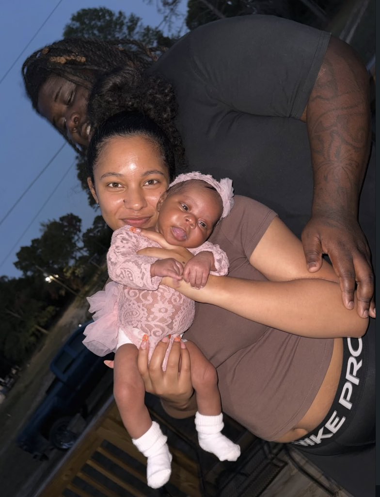metrofive5's tweet photo. From maternity shoot to mommy and daddy duty 🥹💜🪻 https://t.co/6jRi7YiQOF