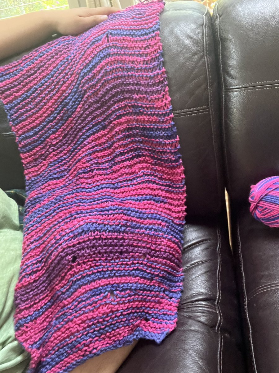 cynderRem's tweet photo. I made a thing! (A year in the making) Not quite a scarf, more like a rag, but I like the texture https://t.co/D0KRdwmJAY