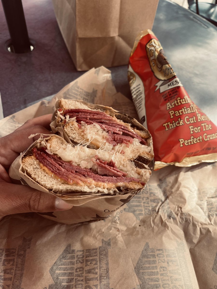 homevsfastfood's tweet photo. [I Ate] Ruben sandwich
#RubenLove #SandwichMagic #MiddayDelight #DeliDeluxe #IateRuben #homecooking #food #recipes #foodpic #foodie #foodlover #cooking #hungry #goodfood #homecookingvsfastfood https://t.co/tBpVKxowZ2