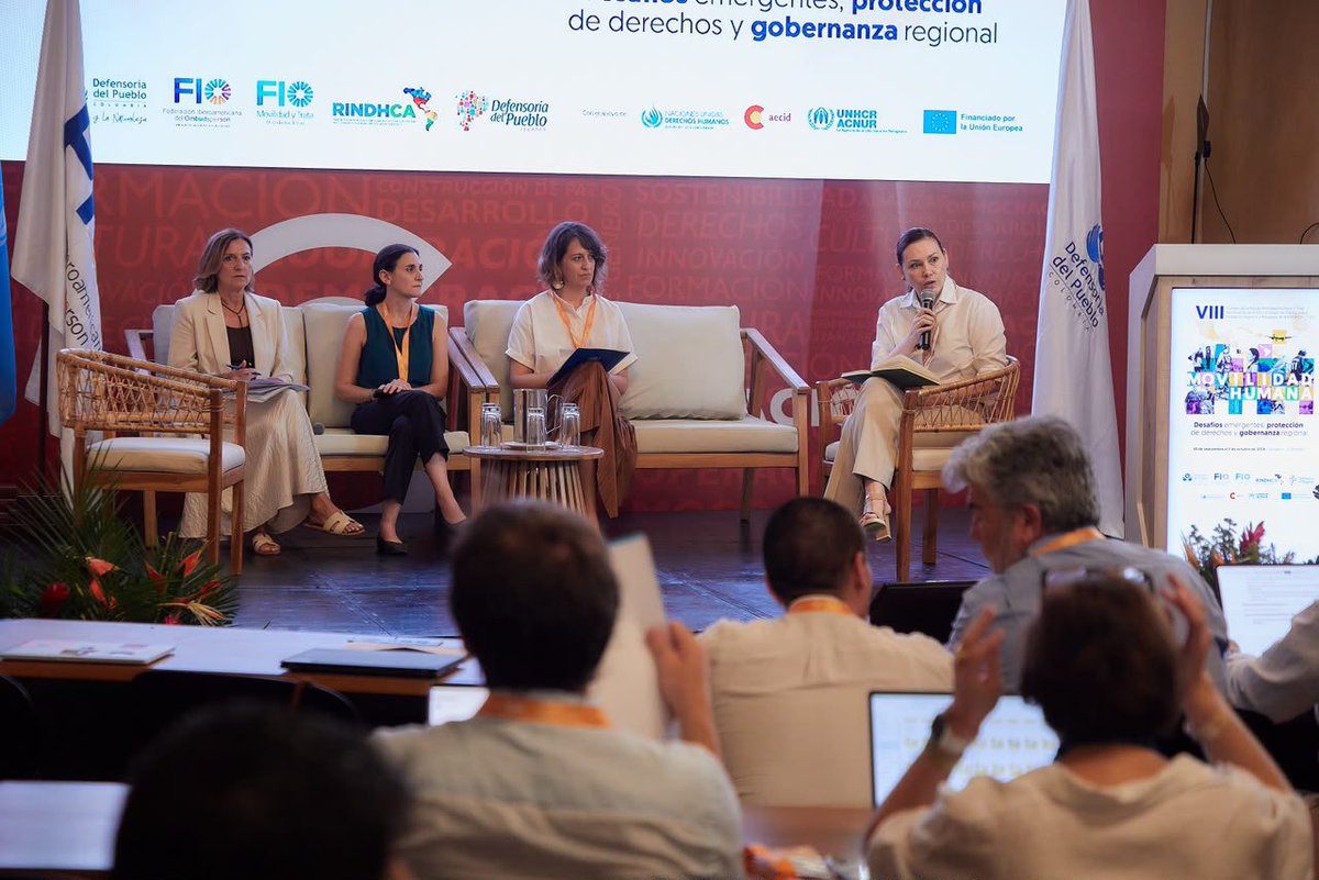 OACNUDH's tweet photo. Detrás de una mejor protección de los derechos de las personas migrantes hay un trabajo conjunto, escucha y cooperación sostenida.

En #Cartagena, durante la VIII Cumbre de la @OmbudspersonFi y la @RINDHCA, ONU Derechos Humanos acompaña a @DefensoriaCol y @DEFENSORIAEC en la presentación de su informe conjunto sobre la situación migratoria y de derechos humanos en la frontera entre #Colombia y #Ecuador.

Un esfuerzo que refleja la asistencia técnica y el trabajo sostenido de nuestra Oficina con las instituciones nacionales de #DDHH de la región, para fortalecer la protección de las personas en movilidad humana.

Con el apoyo de @AECID_es