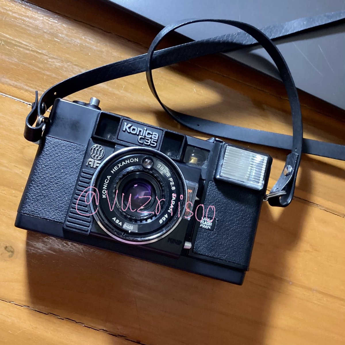 vuzriisoo's tweet photo. Konica C35 AF auto
* ตำหนิ แฟลชไม่ติด *
กล้องใช้งานได้ปกติค่ะ 
สภาพดีมาก ๆ ห้องฟิล์มสะอาด  
ทักมาขอดูรูปเพิ่มได้ค่ะ 500฿ 
#กล้องฟิล์มมือสอง #กล้องฟิล์ม #Konica https://t.co/CaLcARKPOW