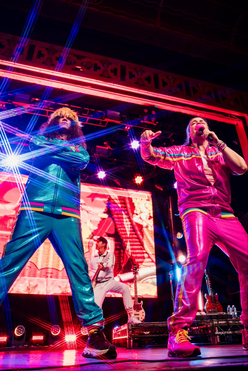 starbomb's tweet photo. New York YOU WERE AMAZING HOLY DAMN. Boston we’ll see you in a few hours LET’S PARTY!!!!!!! https://t.co/AJXKy7Wnz4