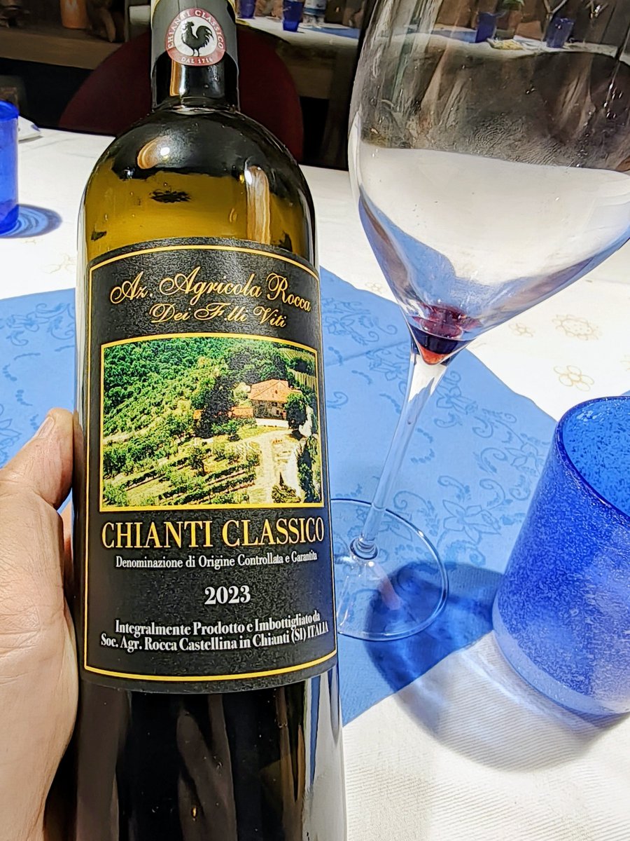 mimanda_picone's tweet photo. Proprio un bel vino 🍷
#Prosit https://t.co/VqfZqNYGeS