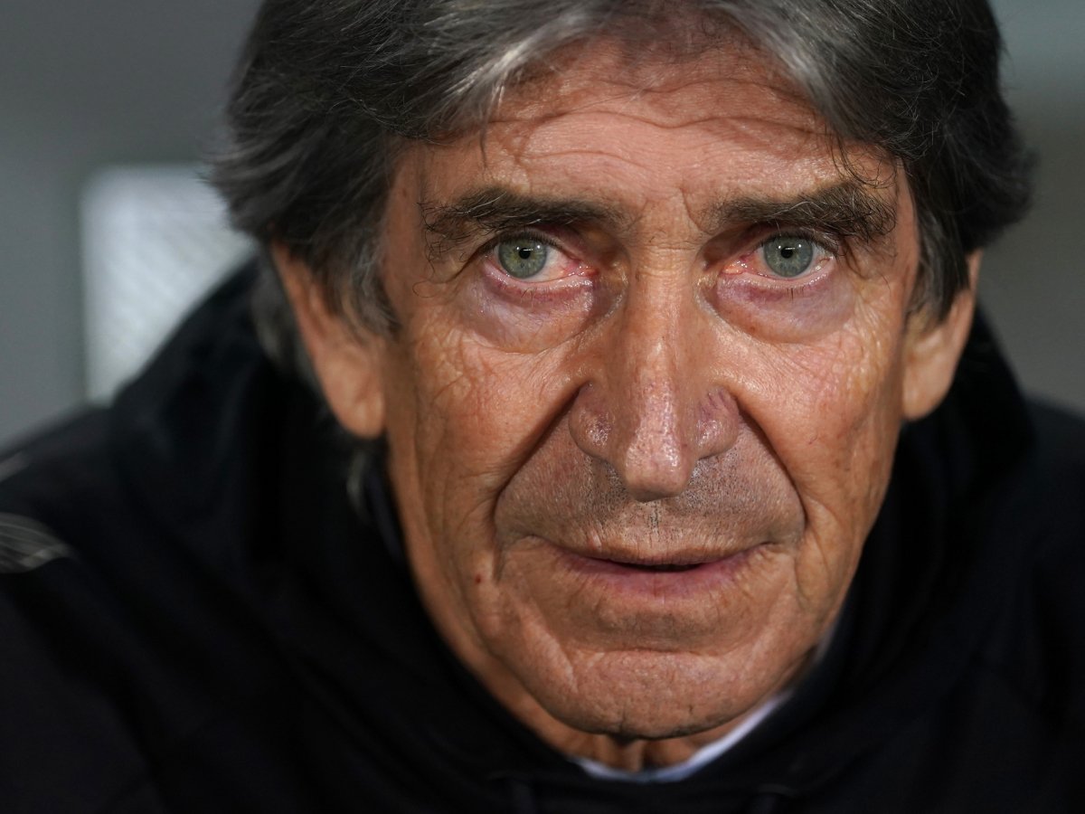 Losotros18's tweet photo. 2020-21 Manuel Pellegrini
2021-22 Manuel Pellegrini
2022-23 Manuel Pellegrini
2023-24 Manuel Pellegrini
2024-25 Manuel Pellegrini
2025-26 Manuel Pellegrini
2026-27 Manuel Pellegrini

Pon un ingeniero en tu vida para apuntalar tus cimientos y para que sea tu hogar inquebrantable https://t.co/9Vh6D2QdnD