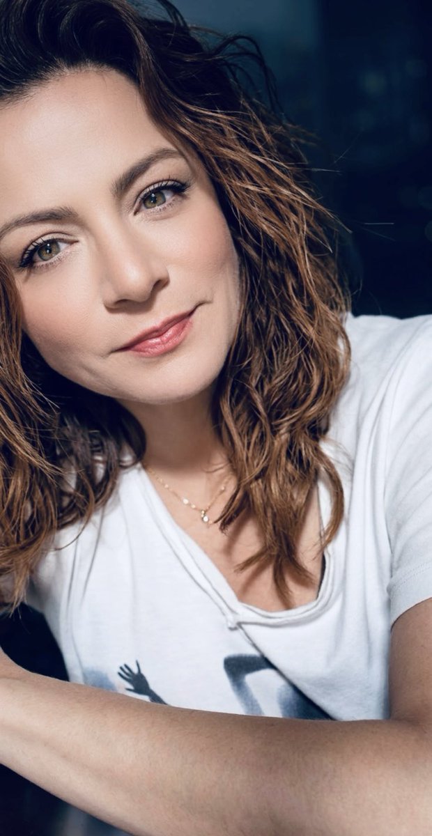 ph6868340's tweet photo. La más preciosa y talentosa del mundo entero 💚✨ La que llena mis días de alegría 
Te amo con todo mi corazón @silvnavarro ✨✨💚 https://t.co/DwKOLv1yTA