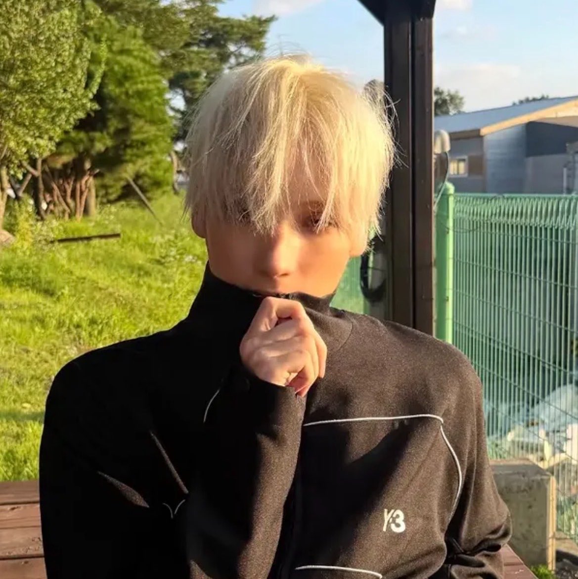 ningdungrie's tweet photo. my favorite genre of kai is him with his white hair,his thick dark eyebrows and these specific blue contacts https://t.co/ChDLLTeQp2
