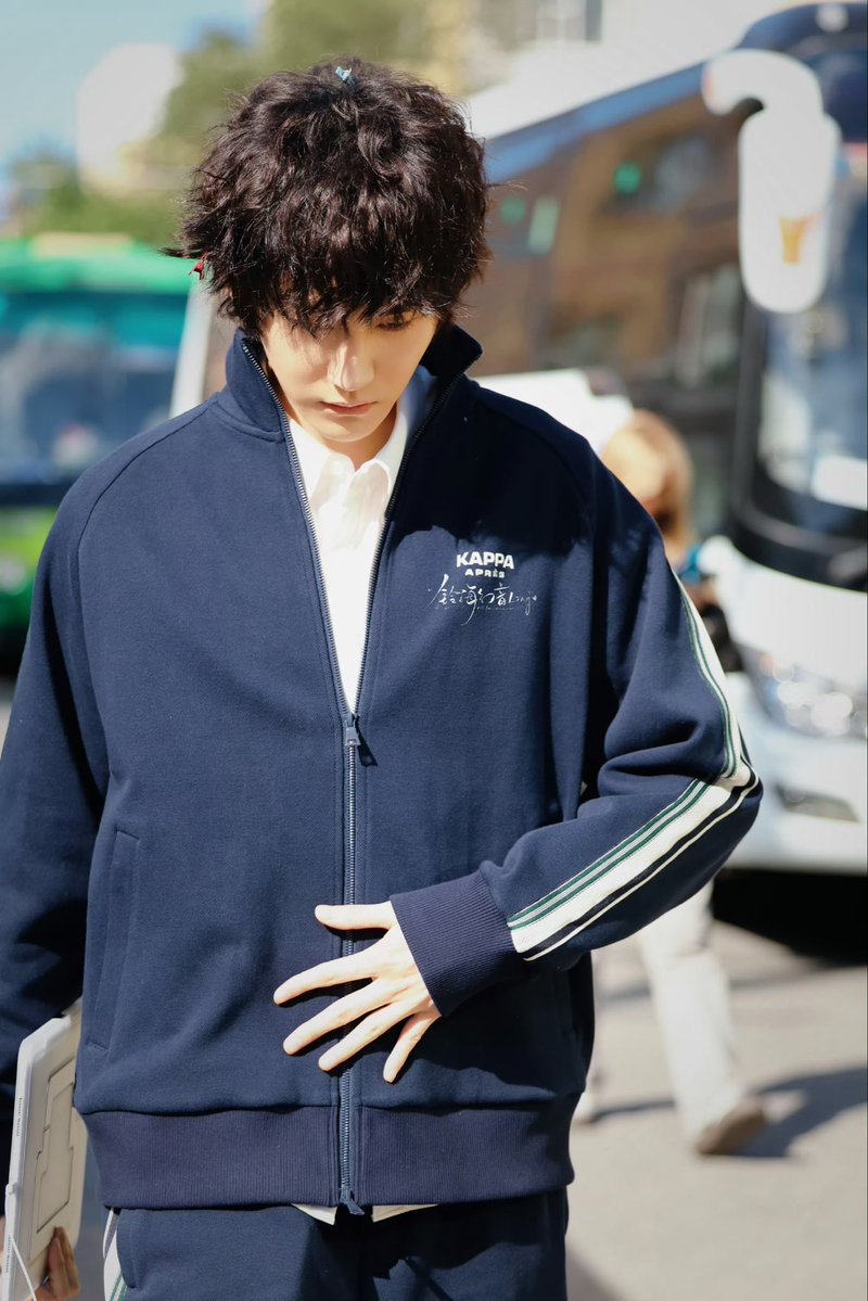 WangDuoHearts's tweet photo. #冬风吹又生 #汪铎 Duo being stunning on set of #BackToLife as #GeFan #WangDuo #Tonyddd Photos/ clip by Ling via Weibo (100226 CST) #WangDuo #Tonyddd https://t.co/KWCE8Zlmd5
