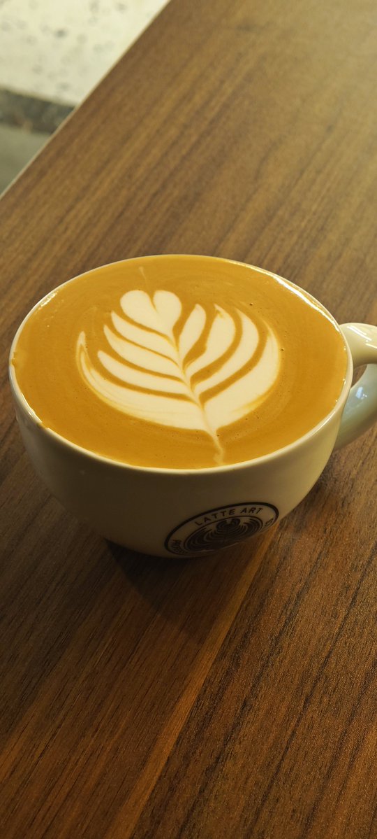 GabriellaFxhej's tweet photo. Café con leche rápido para tus maanas: mezcla 1 shot de expreso caliente + 100ml de leche vaporizada, lista en 2 minutos! https://t.co/wlhm7iFdOe
