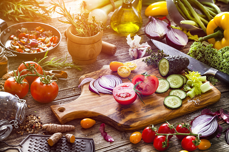HadleyBeckbubx's tweet photo. Nuevos productos frescos: tomates jugosos, hierbas aromáticas y aguacates cremosos. Ven a abastecer tu despensa hoy! https://t.co/cSBxwWyoPB
