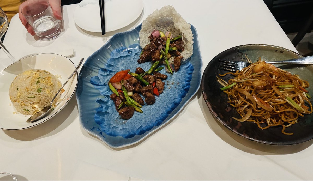 booksandwine76's tweet photo. The Chinese food and birthday celebrations continue #3Gorges https://t.co/ylmLq1b1NT