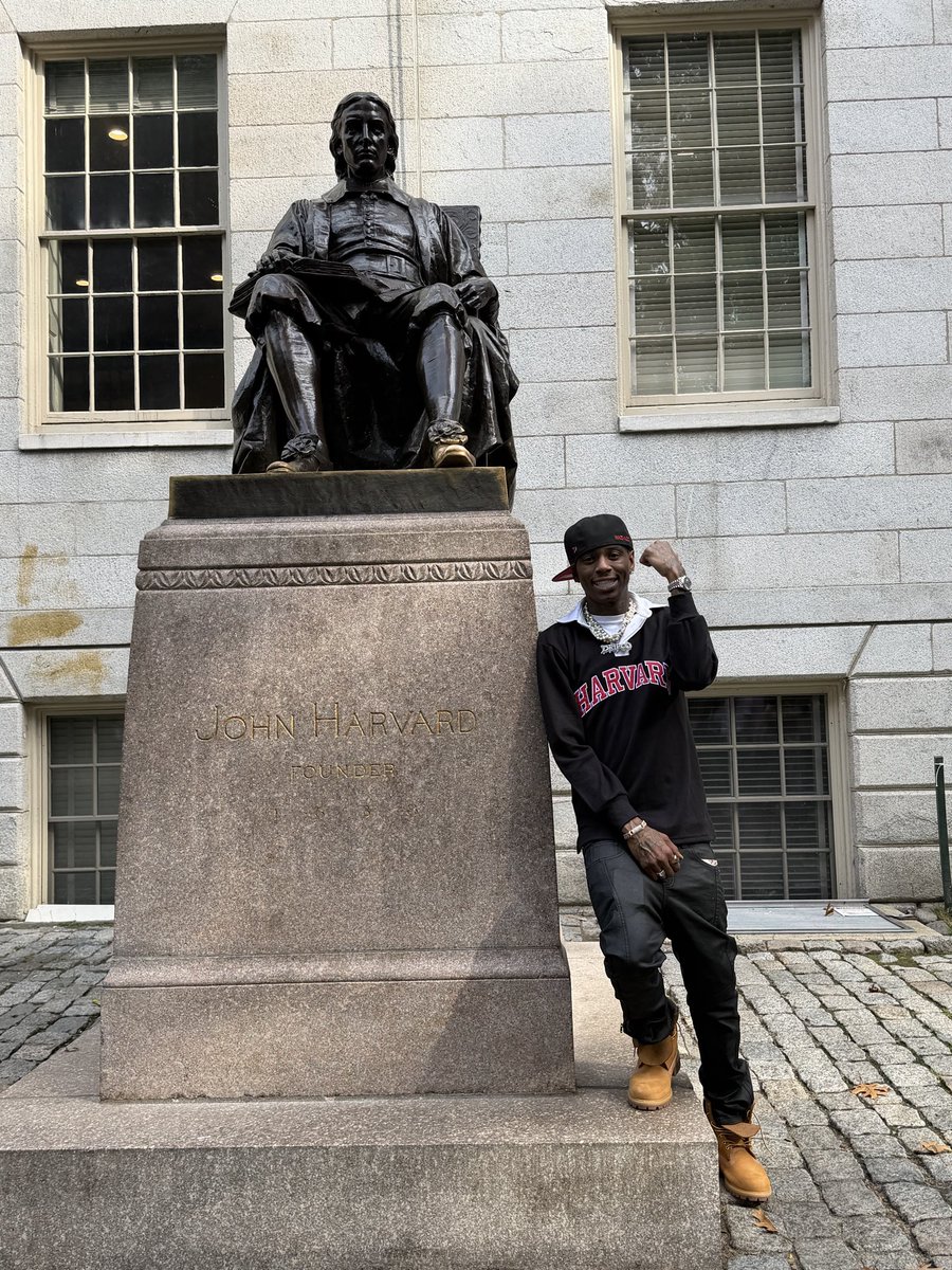 souljaboy's tweet photo. I was the first rapper to attend Harvard University 🎓😎 https://t.co/5uWQIYqsd8