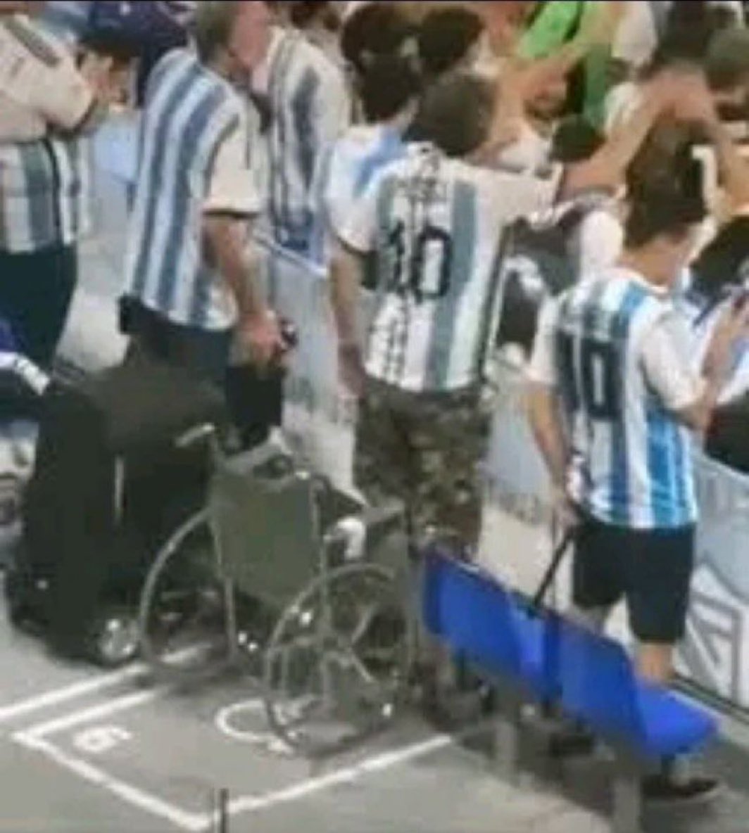 yung_pheelz01's tweet photo. Only one Doctor can pull this

DR LIONEL MESSI 🐐 https://t.co/YWZFjaUfzR