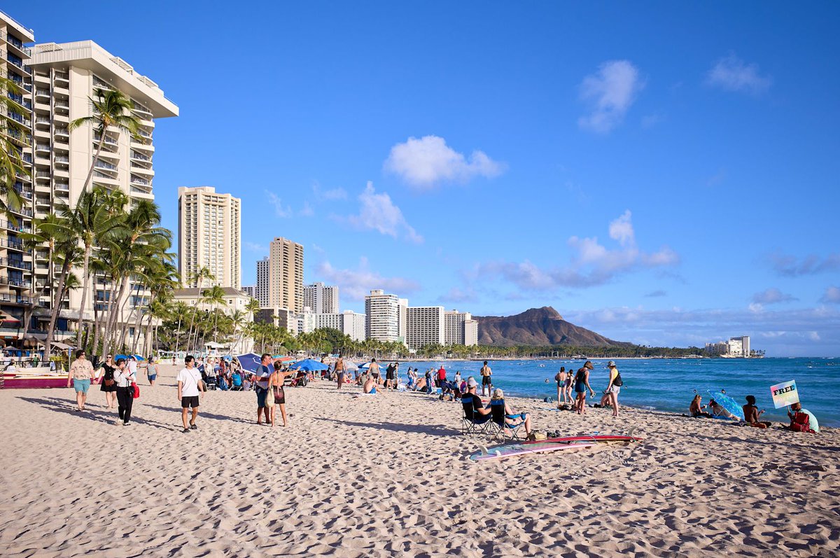 SunnysPoints's tweet photo. 52K Flying Blue miles to Honolulu, round trip, nonstop on Delta from 4 US cities. Or 41,600 Amex points with the transfer bonus.
Normally $1,098. Taxes $44. That is 2¢ per point.
This deal can stop in a few days.
Booking steps for each city are on the site. Link in bio. https://t.co/ckKfChrPIf