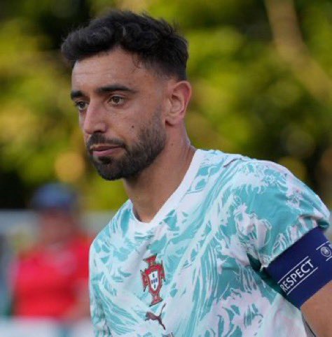 derocktoldme's tweet photo. 🚨🗣️ Di María on Bruno Fernandes’s two assists in their 4:2 win against Denmark:

“When Cristiano Ronaldo was there, I don’t see those crosses, I don’t see that creativity from him. After Ronaldo left, he has turned into prime Özil, Zidane and De Bruyne.
If he had dropped this performance at the World Cup, who knows maybe Portugal could have won it.”

“But let’s be honest. They all intentionally want Ronaldo out of the national team so they can play woefully at the World Cup and still look like the story is about ‘moving on.’ That’s shameful. You don’t build a better side by pushing out the man who carried you for years and then celebrating one friendly as proof you were right.”