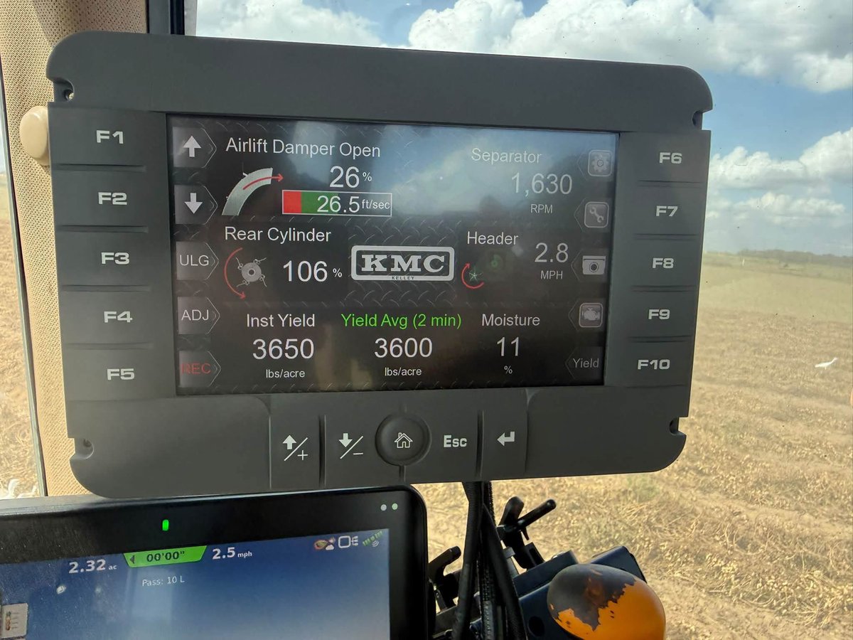 PrecAgEngineer's tweet photo. Great day picking peanuts in our #precisionag studies in South Alabama yesterday. It was also exciting to work with Kelley Manufacturing Co. (KMC) &amp; test their newest yield monitor (PodPro). Pretty good results so far, look forward to more evaluation this harvest! @AU_PrecisionAg https://t.co/4vaw7QN6G6