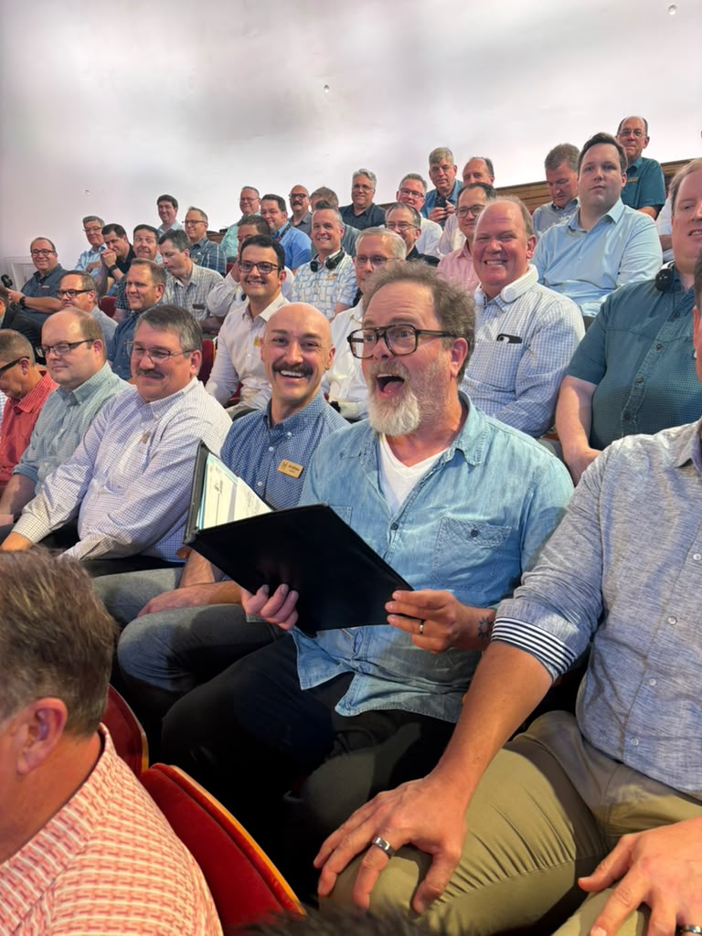Ch_JesusChrist's tweet photo. PHOTO OF THE WEEK: Actor Rainn Wilson's "office" for the day was the Salt Lake Tabernacle, where he rehearsed with the world-famous @TheTabChoir at Temple Square — a "dream come true" for him. https://t.co/aeEUVTAXSH
