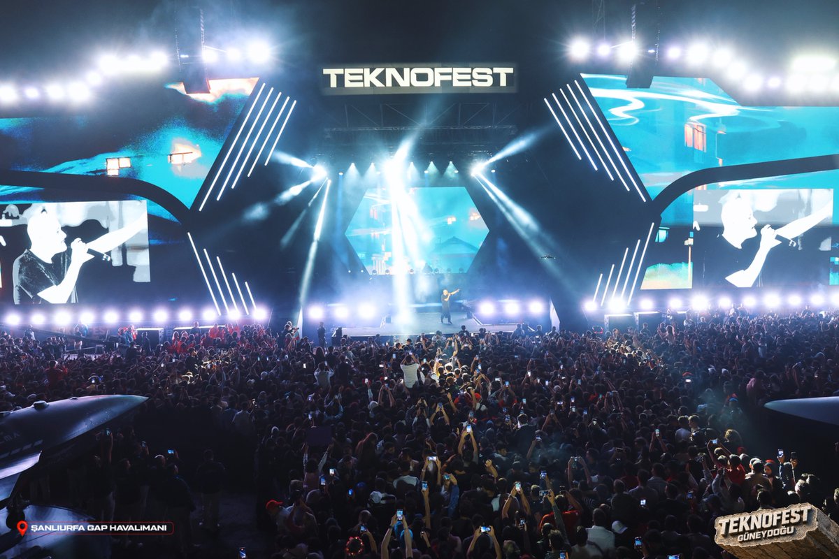 teknofest's tweet photo. 🎶 #TeknofestGüneydoğu’da sahne CEZA'nın… 🚀 https://t.co/5i0TClFrCW