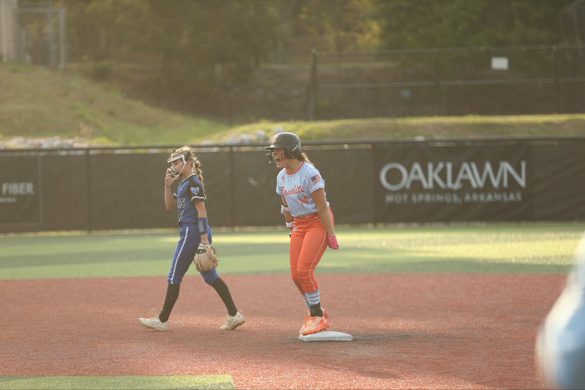 HaileyL2032's tweet photo. Photos from my tournament last week in a The @DiamondLegacyEv Cup!
Great tournament all weekend - thanks @BiggZiggPix318 for the action shots!
#allgasnobrakes #playwithpassion #lefty #workharder
@bandits2032 https://t.co/Ui3ytHM7wV