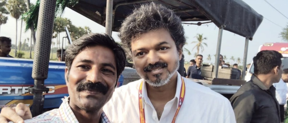 PrakazVijay_Of's tweet photo. 🤳 Selfie With CM  Vijay . https://t.co/TRz92hWRbK
