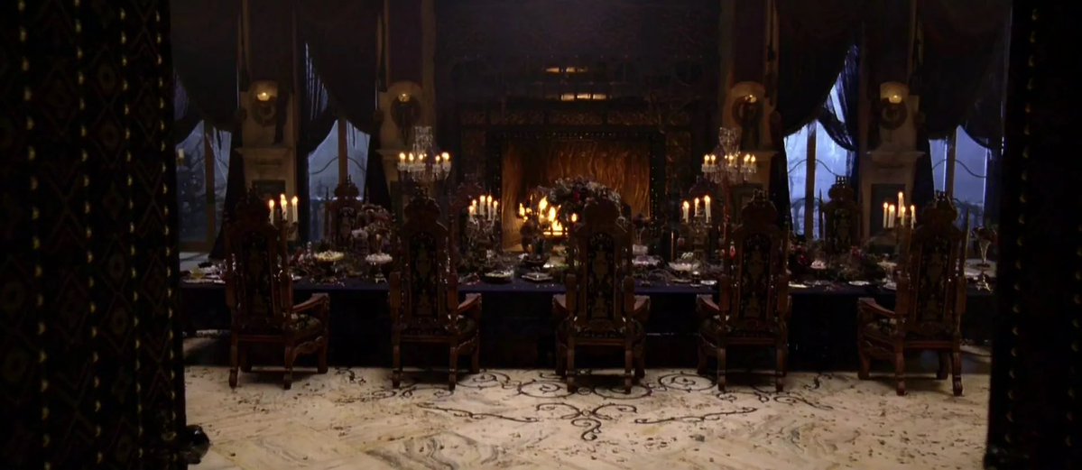 residentfangs tweet picture