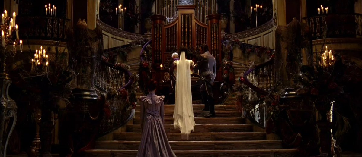 residentfangs tweet picture