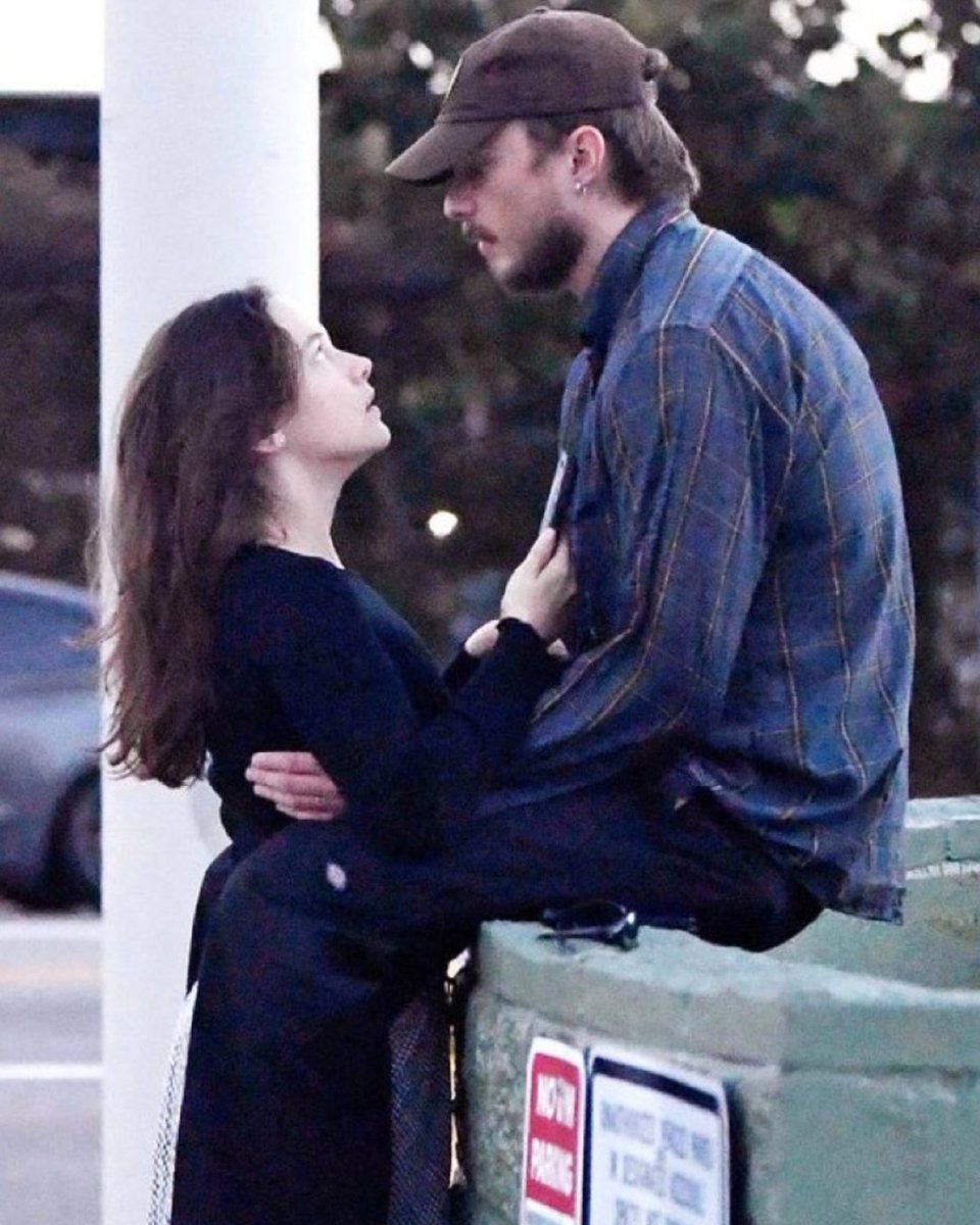 CinemaaNow's tweet photo. Cailee Spaeny &amp; Drew Starkey https://t.co/NP1TyLBvWJ
