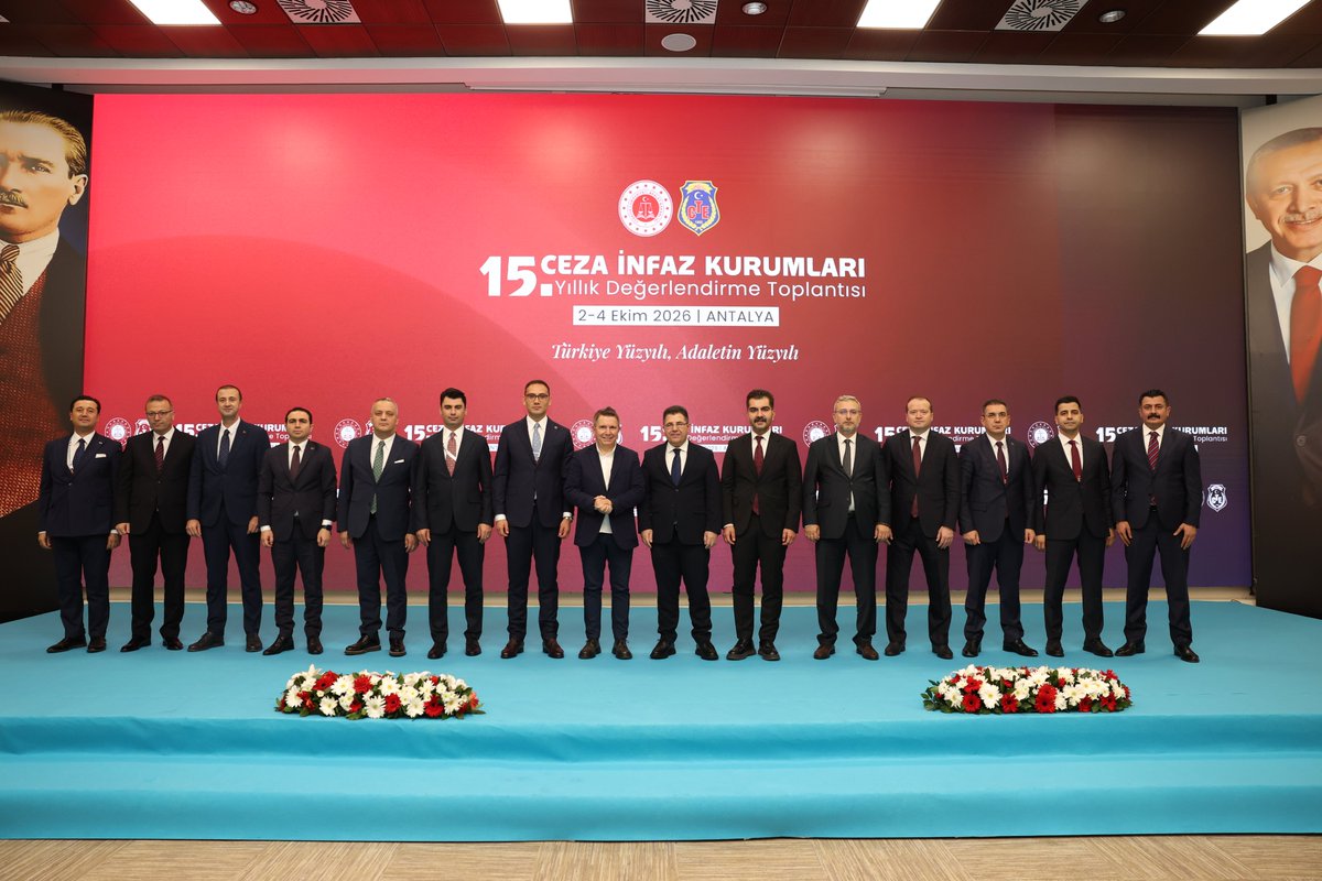 ctekurumsal's tweet photo. Etkili İletişim, Güçlü Kurum Kültürü

Ceza İnfaz Kurumları 15. Yıllık Değerlendirme Toplantısı kapsamında, TRT Spikeri Sayın Erdoğan ARIKAN tarafından “Kurumsal İletişim, Beden Dili ve Diksiyon” konulu seminer gerçekleştirildi.

Seminerde; yöneticilerin kurumsal temsil gücü, etkili iletişim, doğru beden dili kullanımı, hitabet ve diksiyonun yönetim süreçlerindeki önemi üzerinde duruldu.

Kurum kültürünü güçlendiren ve yöneticilik becerilerine katkı sunan bu değerli seminer dolayısıyla Sayın ARIKAN’a teşekkür ediyoruz.

📍 Adalet Teşkilatını Güçlendirme Vakfı Antalya Eğitim ve Sosyal Tesisi