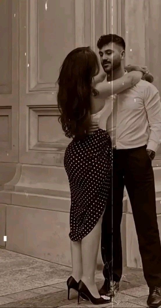 Karamhla3's tweet photo. لا يليـق بـالقلـب ��لا مـن فهـم نبضـہ . https://t.co/TVd10XJT6t