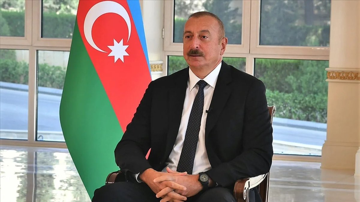 gizliservis06's tweet photo. Azerbaycan Cumhurbaşkanı İlham Aliyev:

“Herkes yerini bilsin, bizim işlerimize karışmasın, yaşam tarzımıza burnunu sokmasın ve bize yol göstermesin. Herkes kendi halkının ve devletinin derdine düşsün.” https://t.co/CLJsmQhD63