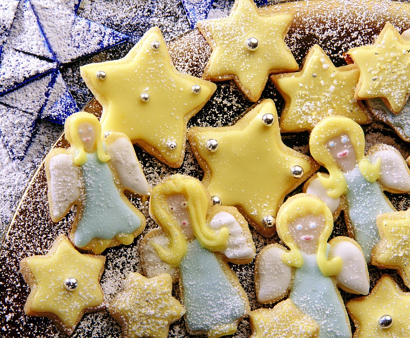 HazelTerreopxj's tweet photo. Momento divertido con mi peque! Hoy hicimos galletas de forma de estrella y nos lo pasamos genial juntos ， https://t.co/IHM0wuBFrZ