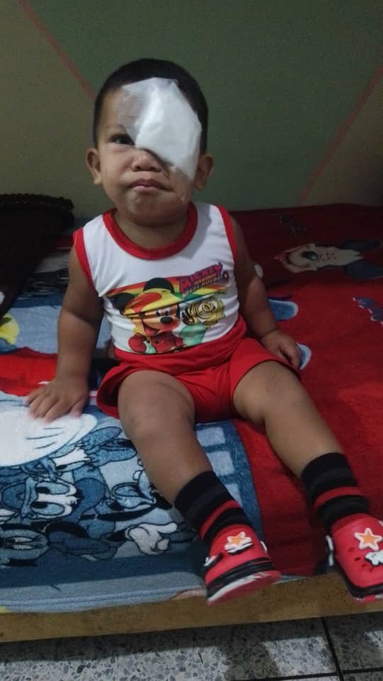 MamaLisVzla's tweet photo. ¡Eidan necesita de carácter urgente una vivienda digna y toda la ayuda posible! 🚨💙

Este pequeño guerrero padece una situación delicada de salud y asiste a consultas de oncología en Caracas y en San Felipe.

Actualmente vive en condiciones muy precarias (en una estructura improvisada de zinc), sin pañales y sin los recursos para cubrir su dieta ni su tratamiento.  

Hacemos un llamado urgente a las instituciones del gobierno interino y a las autoridades competentes para que se avoquen a brindarle una vivienda digna y el apoyo médico que requiere con urgencia.

Si deseas sumar tu ayuda con pañales, insumos o alimentos, por favor comparte este mensaje para que llegue a quienes pueden cambiar su realidad. 🙏✨