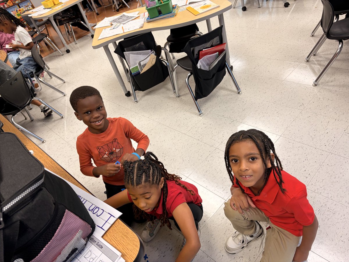IsonS_Kinder's tweet photo. Here’s a snapshot of Mrs.Chinn's class during small-group time! Students were focused on practicing rhyming skills and creating CVC words while building their early literacy skills. #SHineAndSucceed
@IsonSpringsES https://t.co/lFRySh9jvW