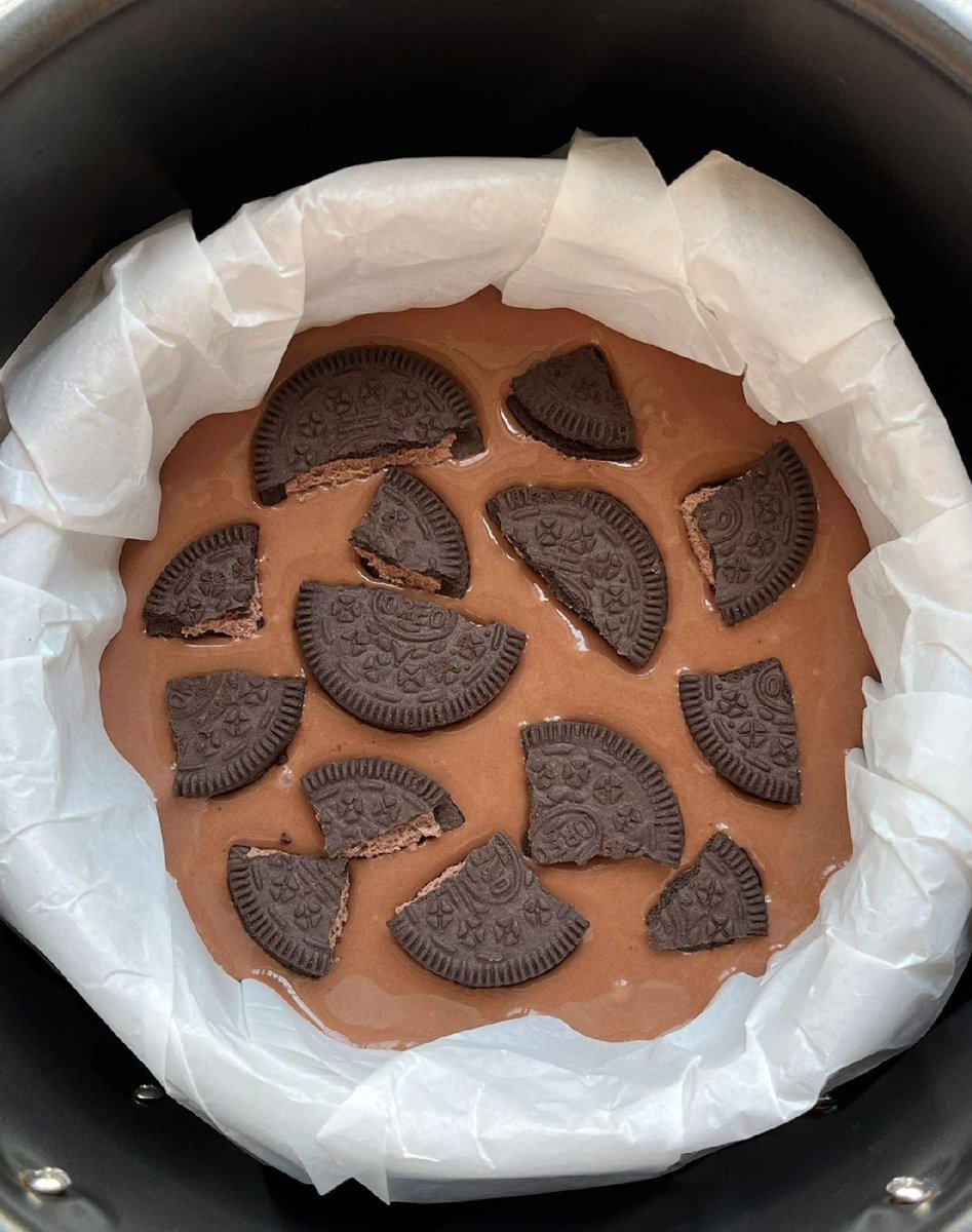 EmilySnowdvj's tweet photo. Hoy horneé mis primeras galletas con chispas de chocolate en casa, huele toda la casa a dulzura y el sabor es aún mejor que lo imaginado! ， https://t.co/V57AWFeVOQ