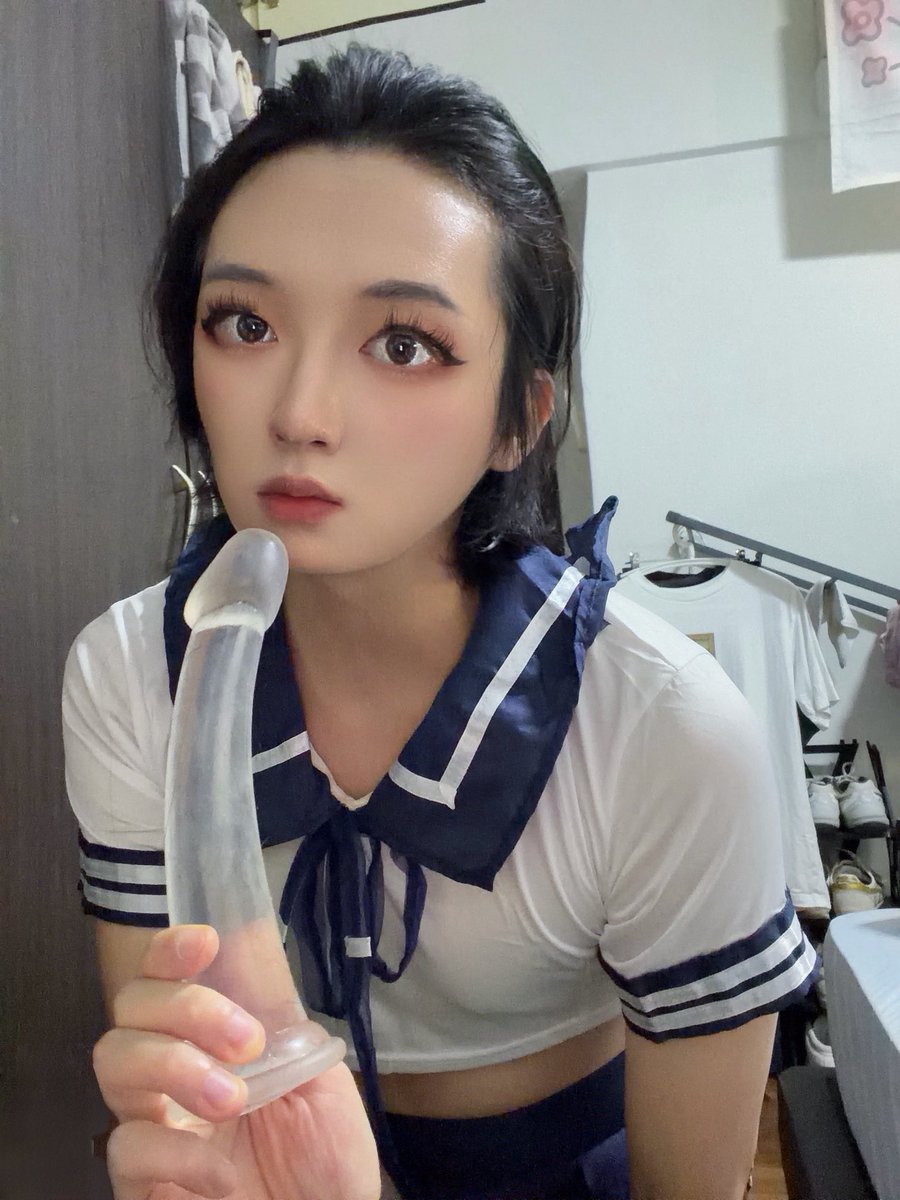 sissy_slut828's tweet photo. 用最大强度电击后的小阴蒂还没有脚趾头大呢 想问问大家帮帮母狗是应该继续电击彻底废化呢 还是继续锁起来以免污染环境
#男娘 #母狗 #雌堕 #阴蒂 #sissy #femboy #cd #���教 https://t.co/weM5J4mmyQ