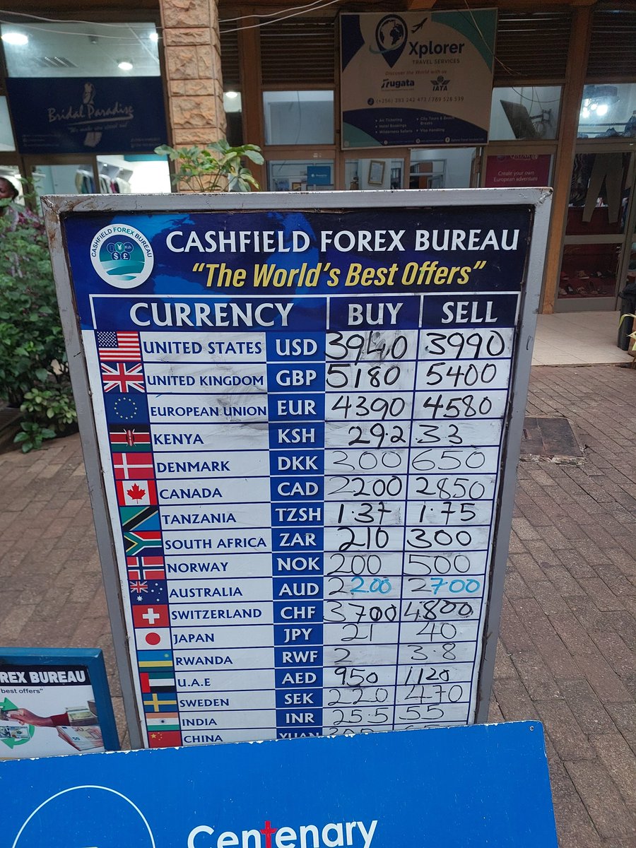 KiberuJimmy's tweet photo. Meanwhile the Uganda shilling relationship with internatiinal currencies is not lookimg good.

The US $ is kissing 4000/=.  It has slid against all other regional and interational currencies.

It is back in the 30's territory against the Kenya buck too.

What's happening? https://t.co/Nuwq9UZy1h