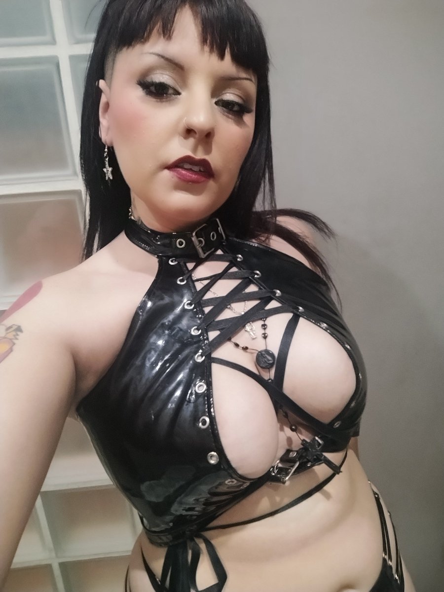 muertxvivx's tweet photo. Este finde es de ofertas! 
En encuentros y contenido 
Son ofertas que están buenas así que yo les diría que me manden un mensajito y les cuento! 
https://t.co/68ZNjUBjFo https://t.co/g5MwJe4iZm