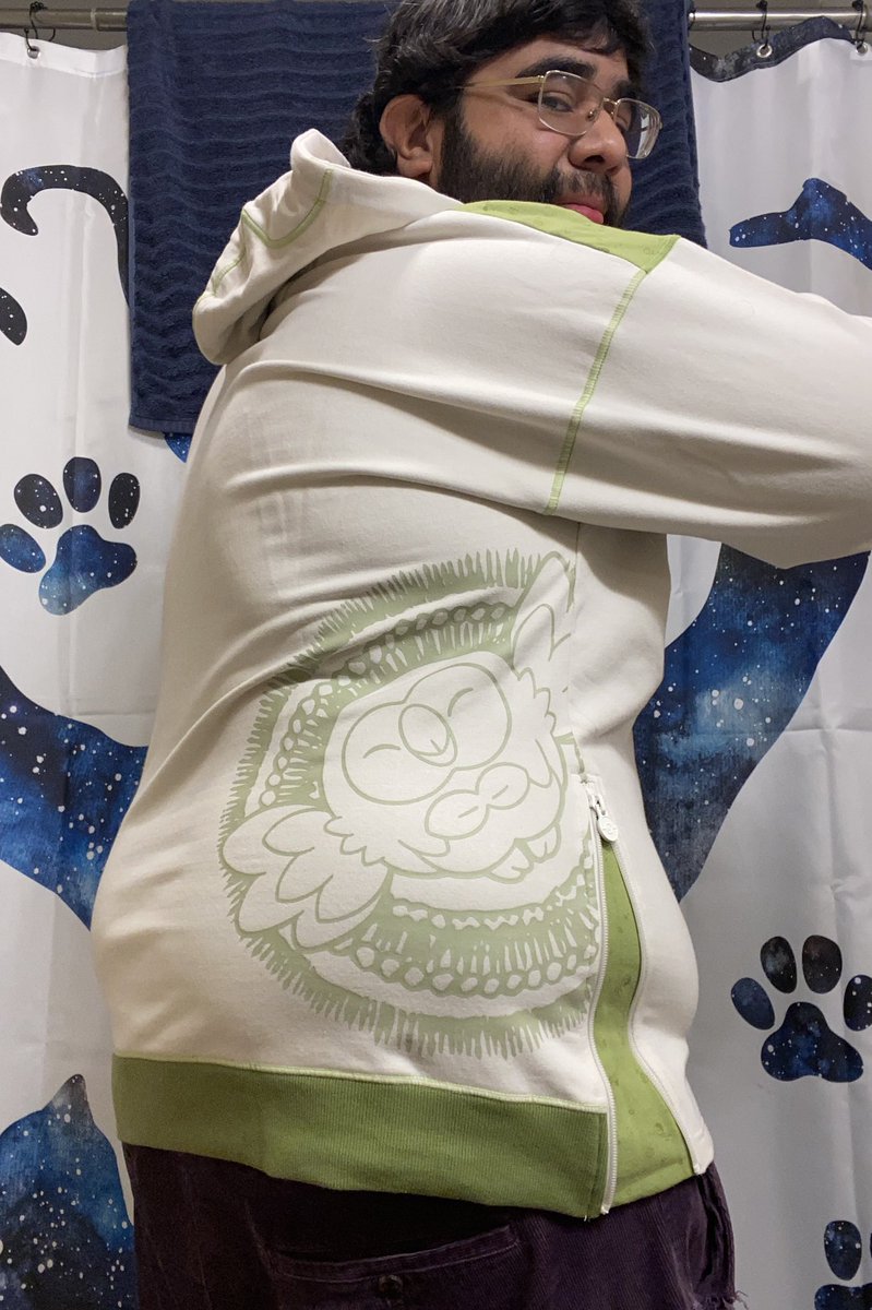 FieryBiscuts's tweet photo. Is Jocktober day 2! I got Devlin this hoody over the summer but I stole it today because it’s cloudy and rainy and cold. I’ll give it back. Maybe. Later. Rowlet is super cuuuute. https://t.co/BfyUGjwFHj