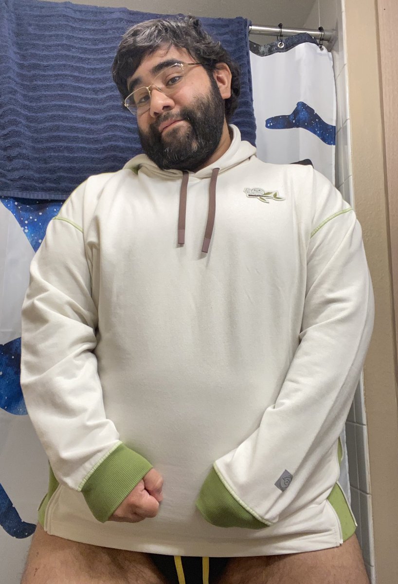 FieryBiscuts's tweet photo. Is Jocktober day 2! I got Devlin this hoody over the summer but I stole it today because it’s cloudy and rainy and cold. I’ll give it back. Maybe. Later. Rowlet is super cuuuute. https://t.co/BfyUGjwFHj