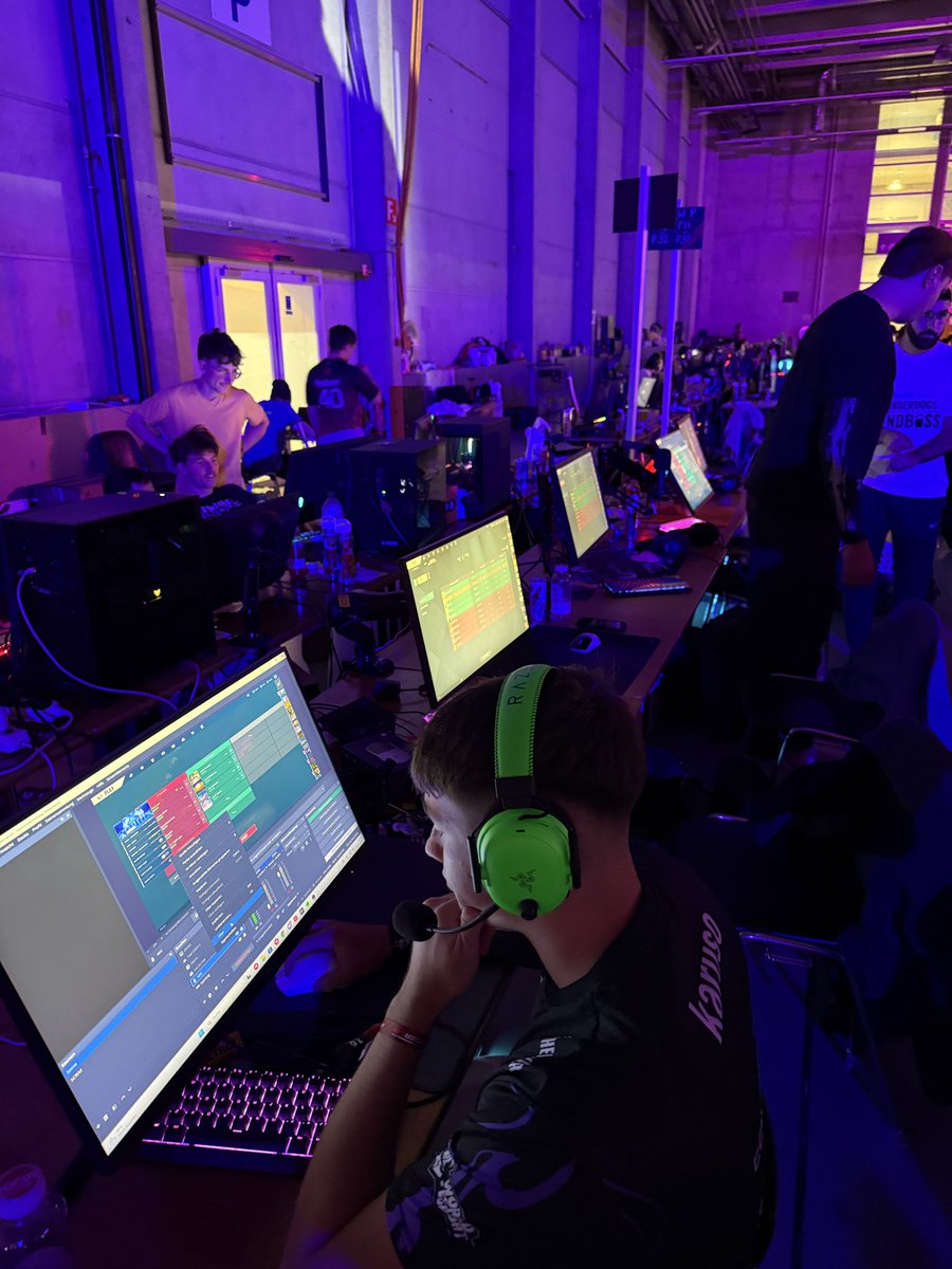 shneyoo's tweet photo. #switzerlan https://t.co/pp7MjNEhf3