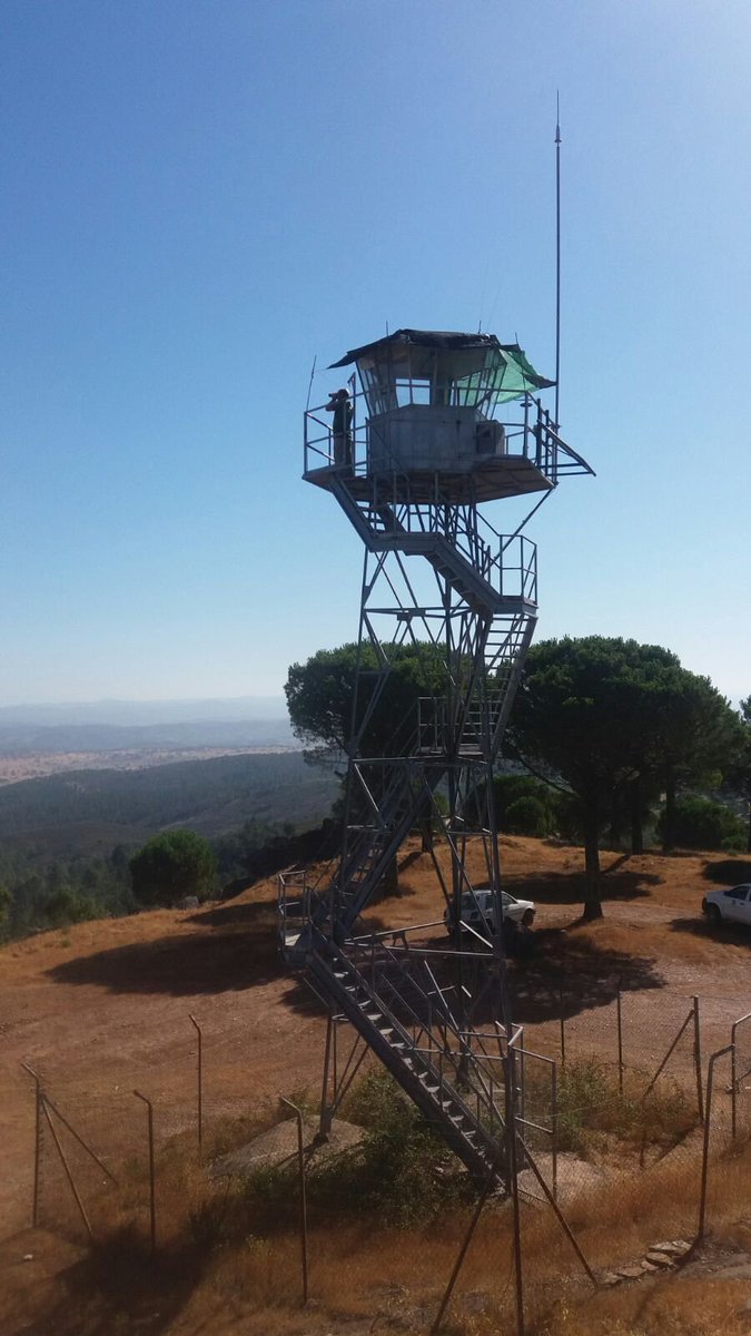Plan_INFOCA's tweet photo. 📉  Es hora de ver qué nos ha deparado el día:

🔸️2 incendios
🔸️2 conatos -menos de 1 hectárea de superficie afectada-

Vigilantes quedamos por lo que pueda ocurrir.

¡Sean felices! 💑 https://t.co/Nobg5ztHtO