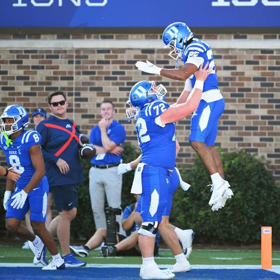 BrysonHardy75's tweet photo. After a great conversation with @AShep79 I’m blessed to receive an offer from Duke University! @CoachRocBatten @BlakeButler63 @JayDarvin1 @Elite3Recruits @_Elite3 @RileyElite3 https://t.co/8KhJIcZtco
