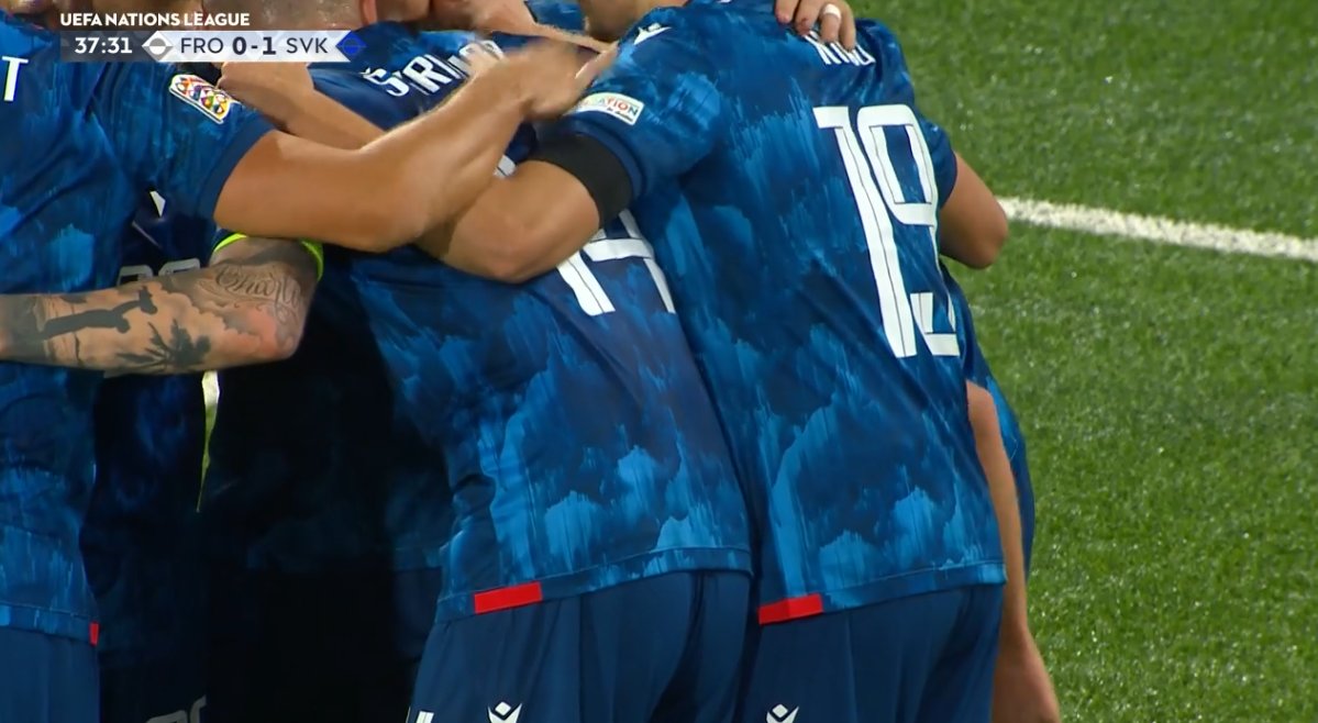foet247europa's tweet photo. Faroe Islands 0 Slovakia 1. Vatnhamar own goal #FROSVK https://t.co/WDZFYh7Lnr