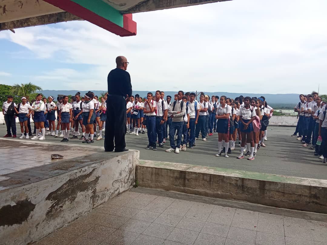 PedroMartncy's tweet photo. El Proyecto de Atención al Talento de S.BAS Esc Voc José Maceo inmerso en el 45 Aniv de la Institución celebró sus elecciones pioneriles con la democracia que nos caracteriza como cubanos.
Gracias FIDEL.
@rafael_vaz43080
@VasquezOma23916 https://t.co/3RUBXSOp05