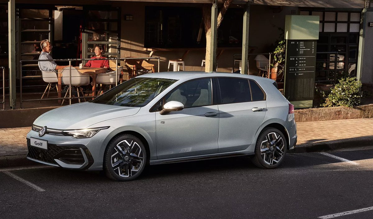ilanavcisii's tweet photo. 2.200.000 TL ye Aslanlar gibi Audi A6 mı almak mantıklı ? Yoksa 2.900.000 TL ye Boş Vw Golf mü almalı ?

Mantıklı insanlara 0 golf mantıklı gelebilir. Ama A6 diye bir gerçek var.. https://t.co/piYBYWY1Lq
