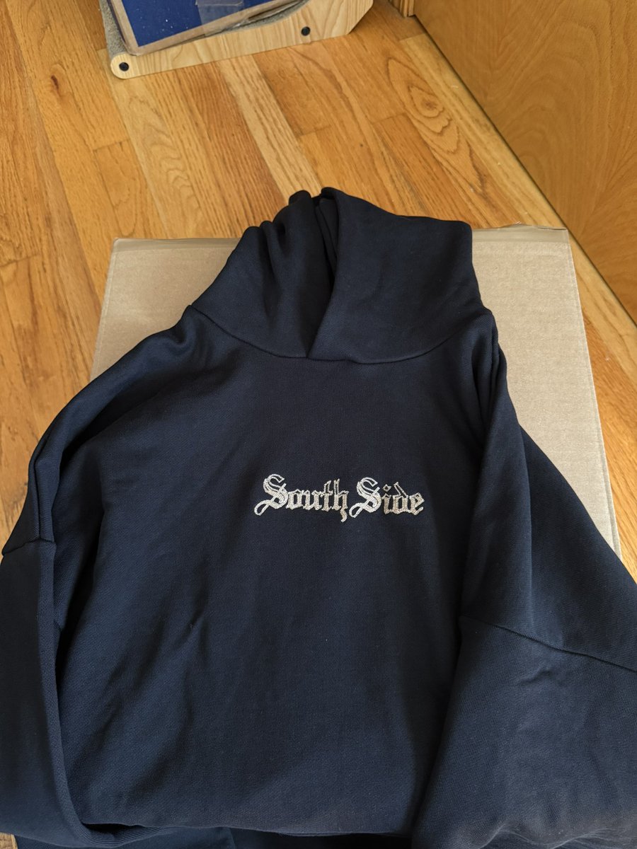 aliwhitesox's tweet photo. Sick ahhhhh hoodie https://t.co/VZuPahnPyo